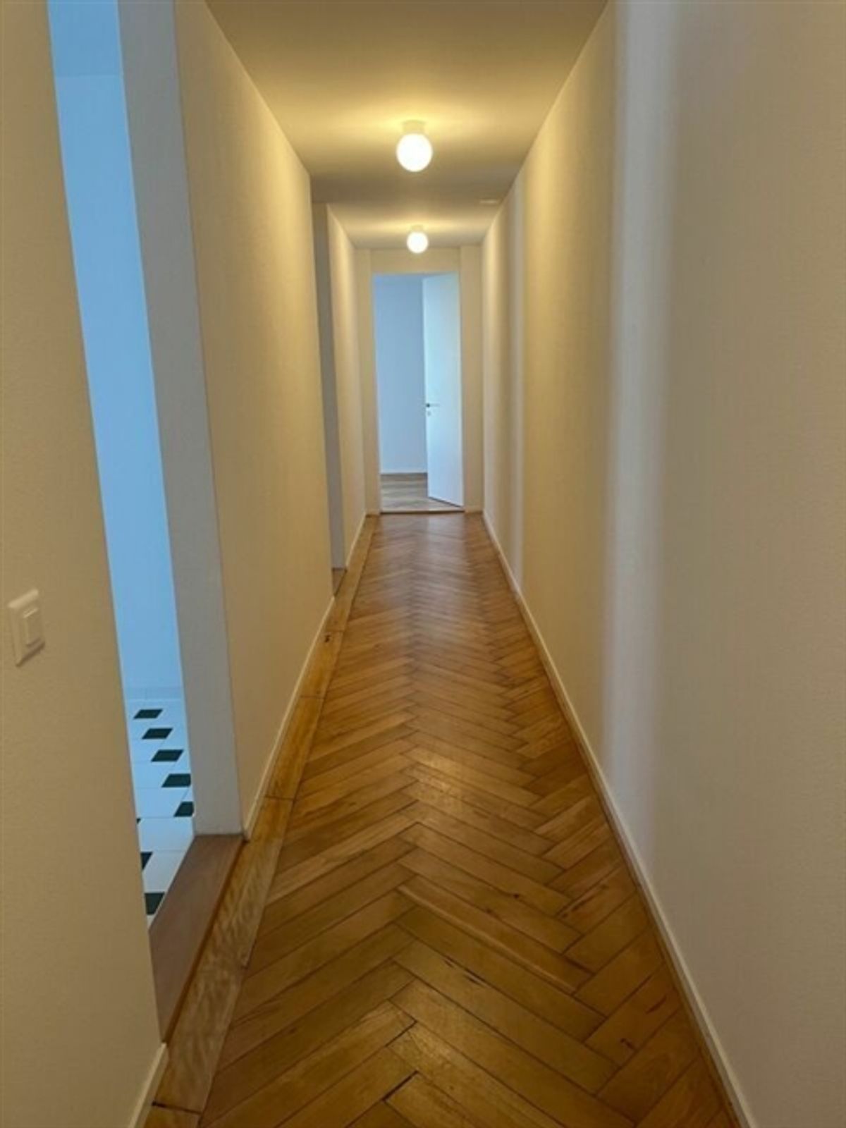 Helle 2.5 Zimmer-Wohnung mit Balkon im schönen Museumsquartier - 7