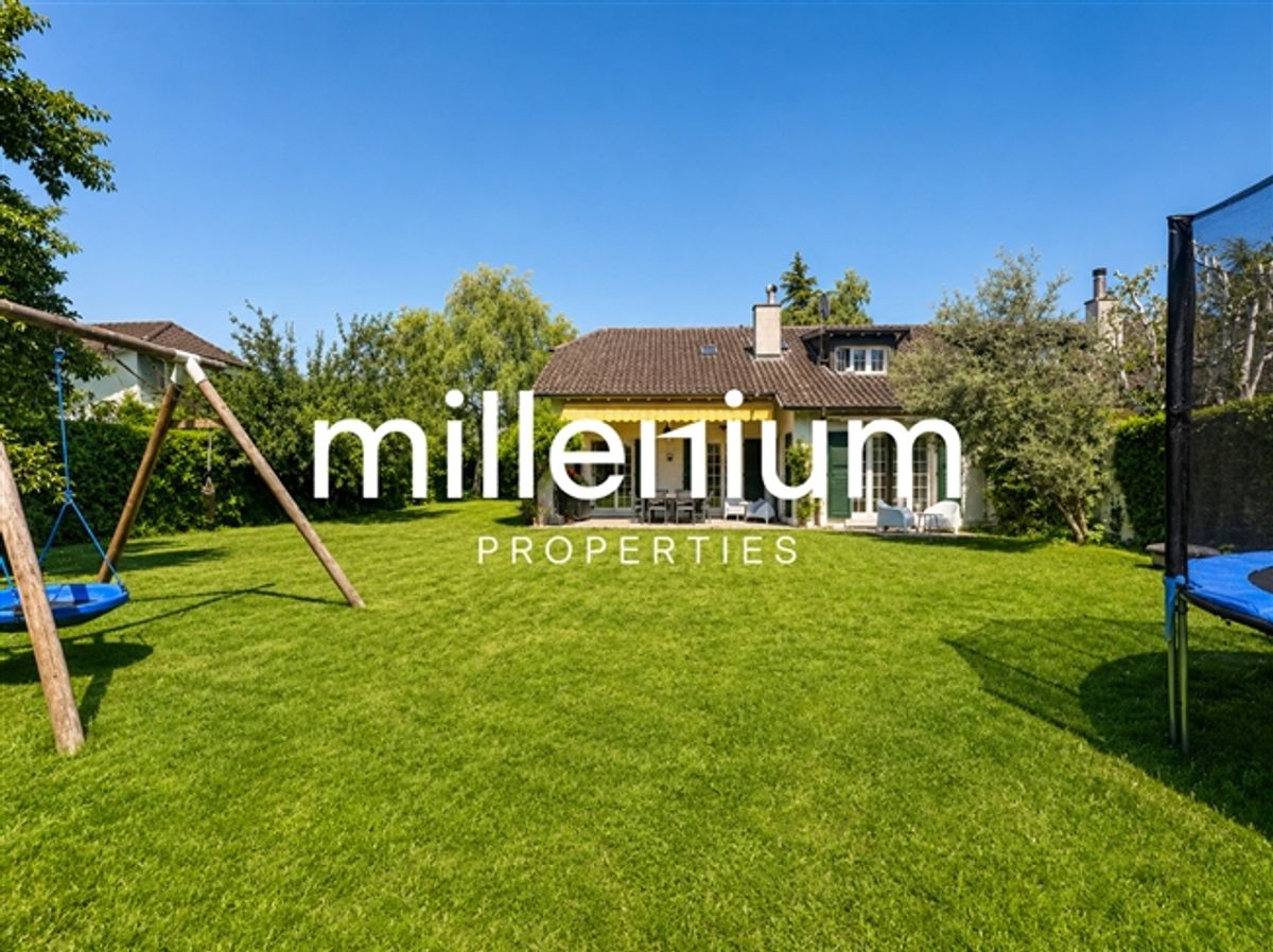 Wunderschöne Einfamilienhaus auf einer Ebene mit grossem Garten - 0