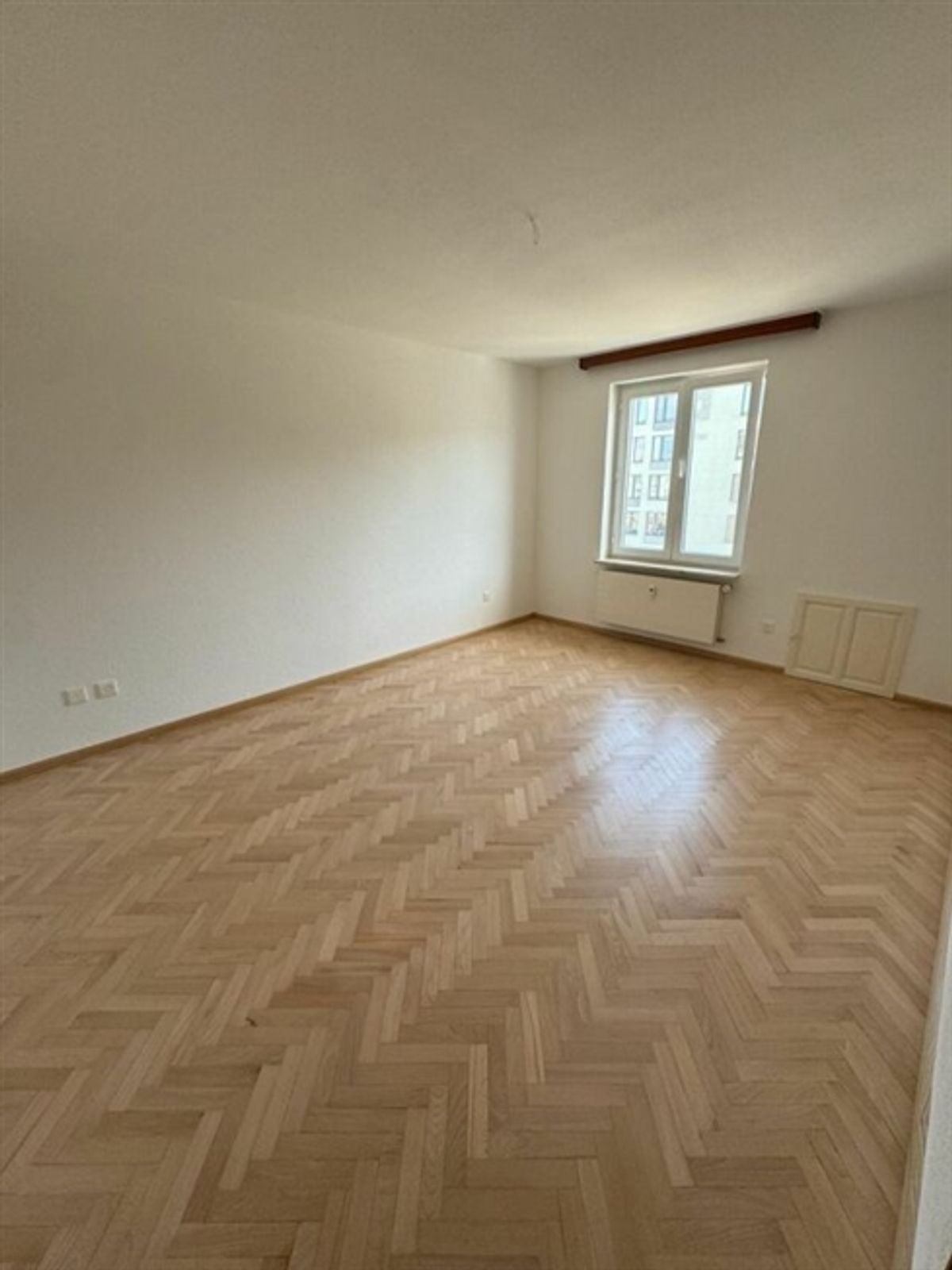Helle 3.5-Zimmerwohnung in zentraler Lage am Luzernerring - 1