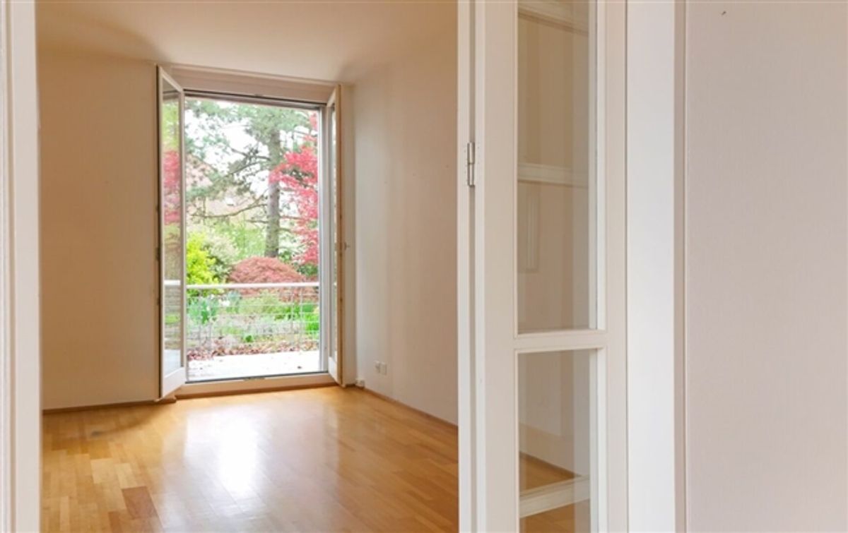 Renovierte Wohnung mit Cheminée, 2 Terrassen und Ziergarten - Bruderholz - 3