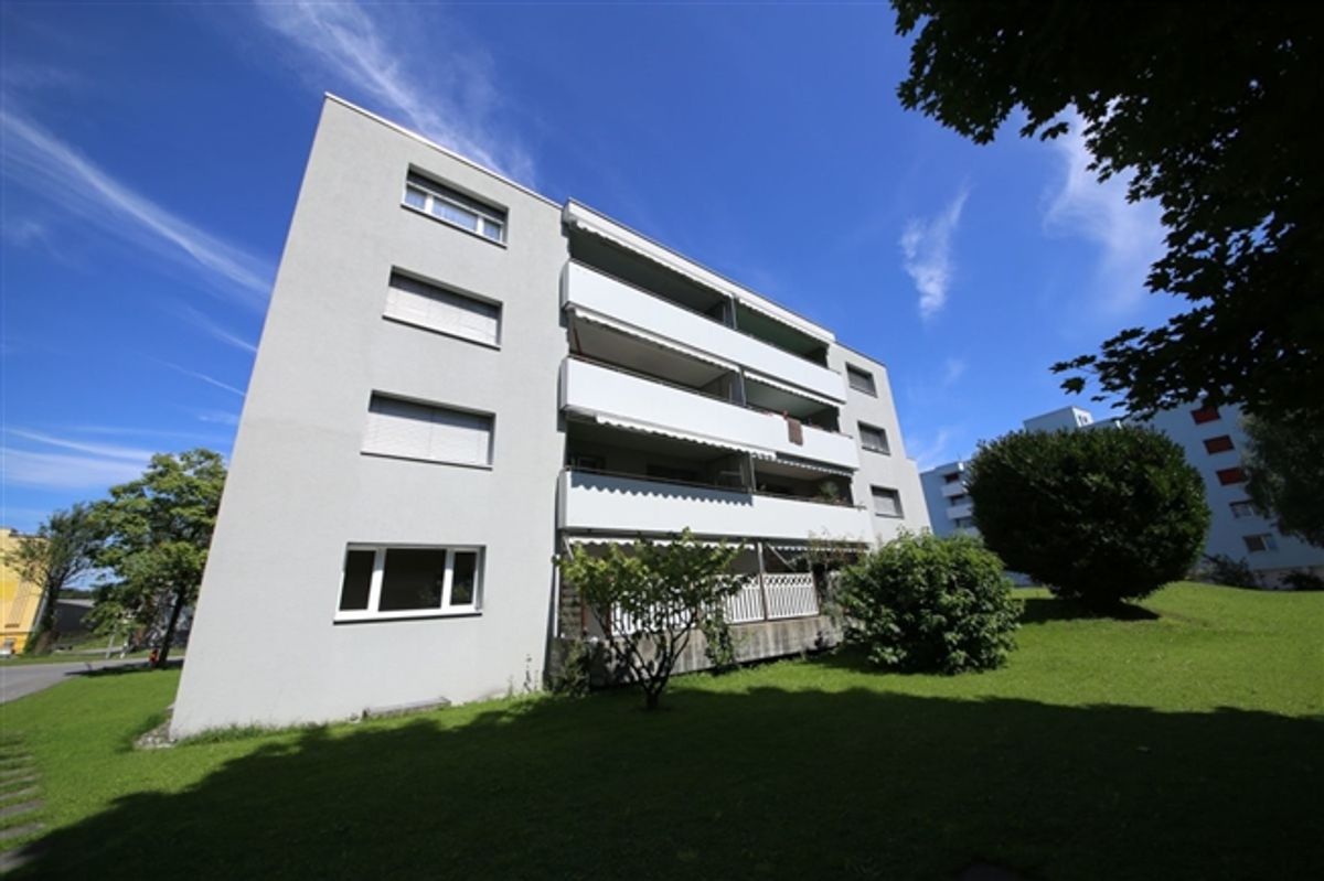 2.5 Zimmer Wohnung mit Balkon - 0