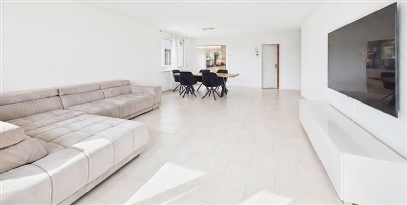 4.5-Zimmer-Wohnung mit grosser Terrasse in Winkel mieten - 6