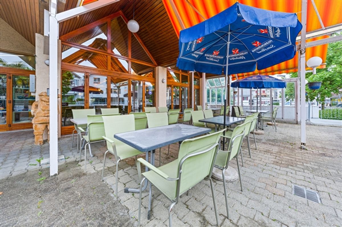 Charmantes Restaurant mit Terrasse - 8