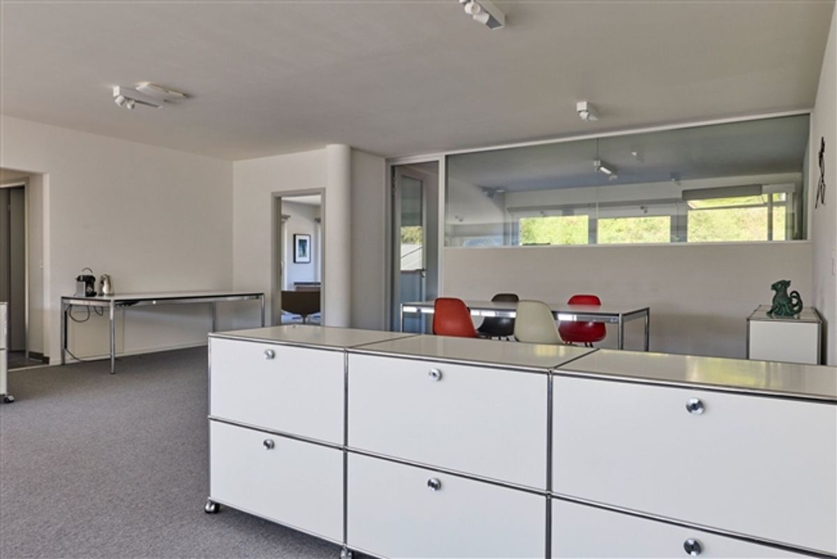 Schönes Verwaltungsgebiet mit großer Terrasse von 200 m² - 3