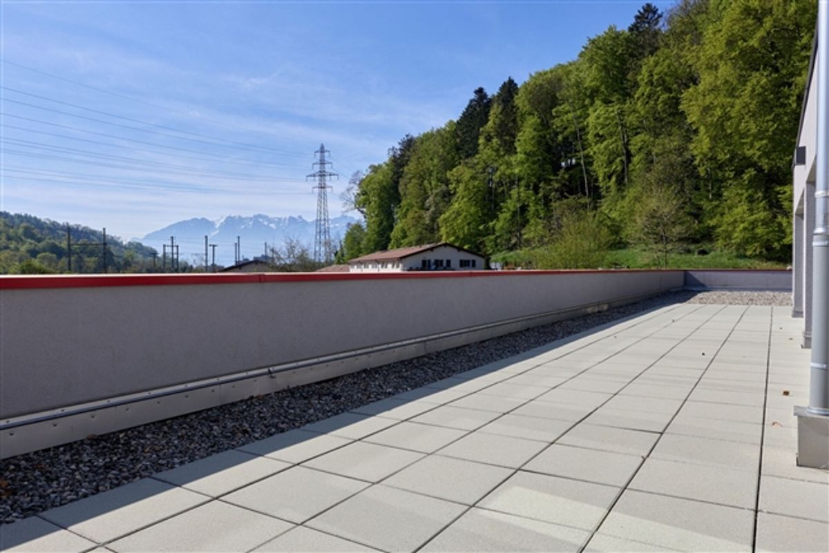 Schönes Verwaltungsgebiet mit großer Terrasse von 200 m² - 8
