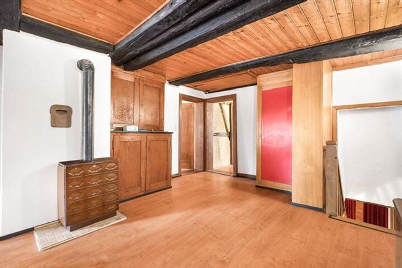 EXKLUSIVES LANDHAUS MIT GESCHICHTE  – IDEAL FÜR MEHRGENERATIONSWOHNEN  IN STEINMAUR - 8