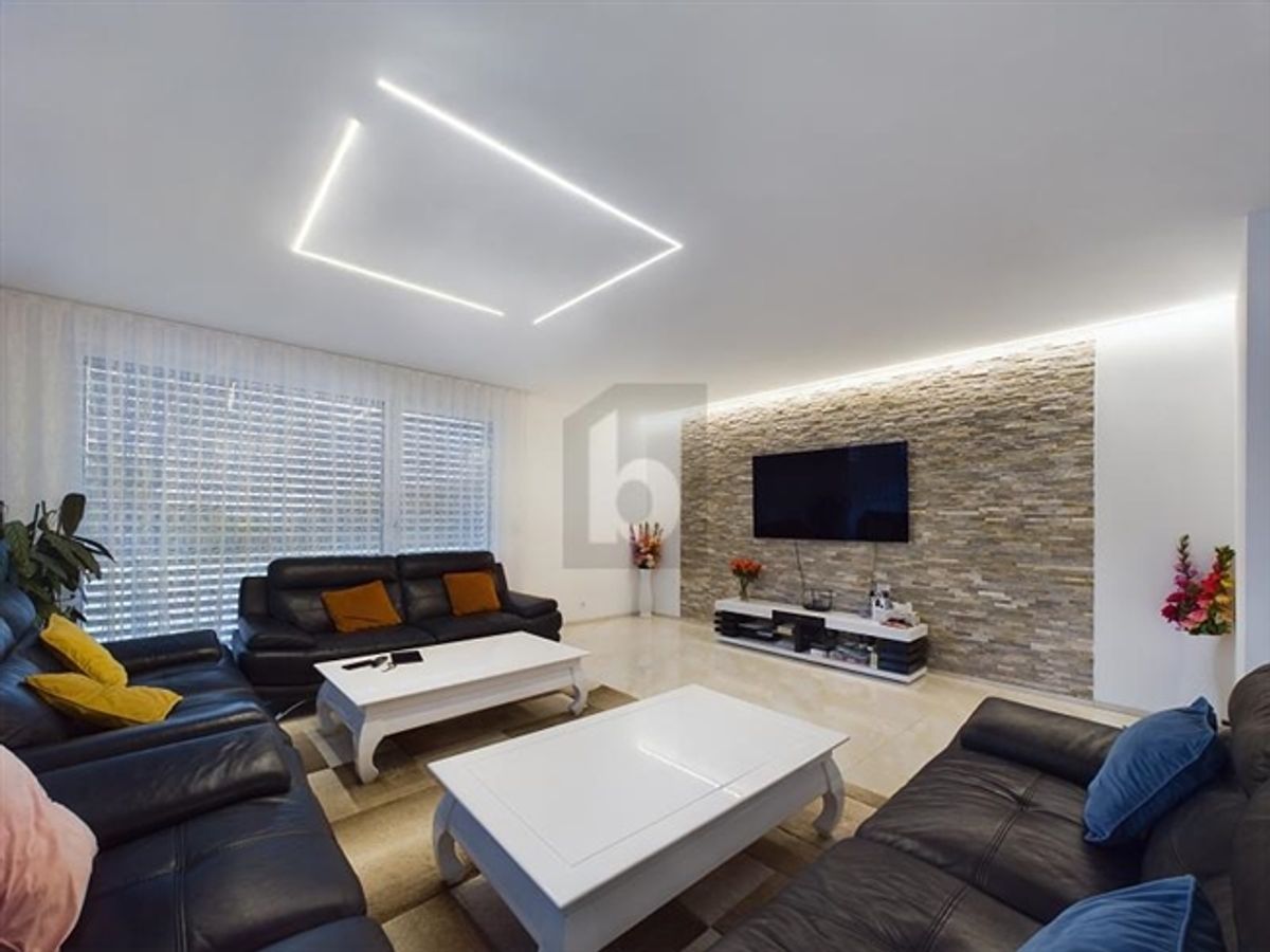 BEAUCOUP D'ESPACE DE VIE POUR UNE GRANDE FAMILLE - 1