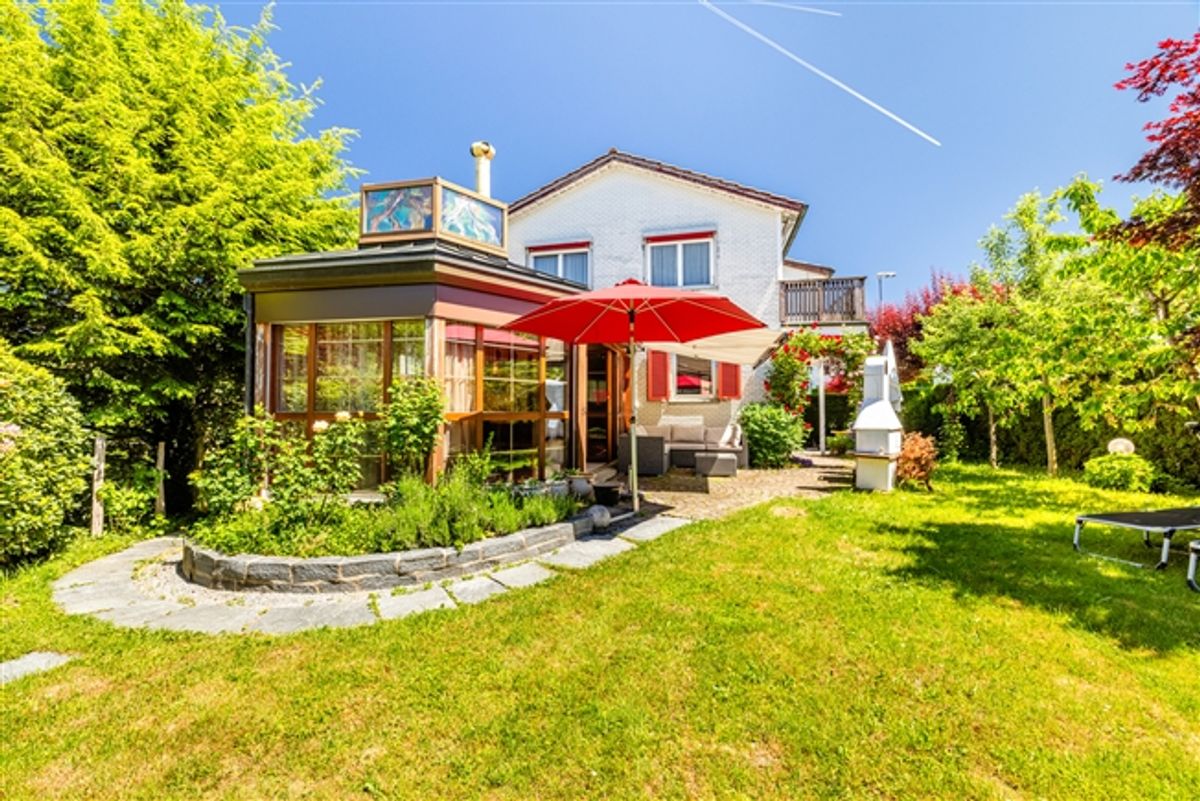 Stadt trifft Natur – Doppelhaus mit einzigartiger Gartenidylle - 0