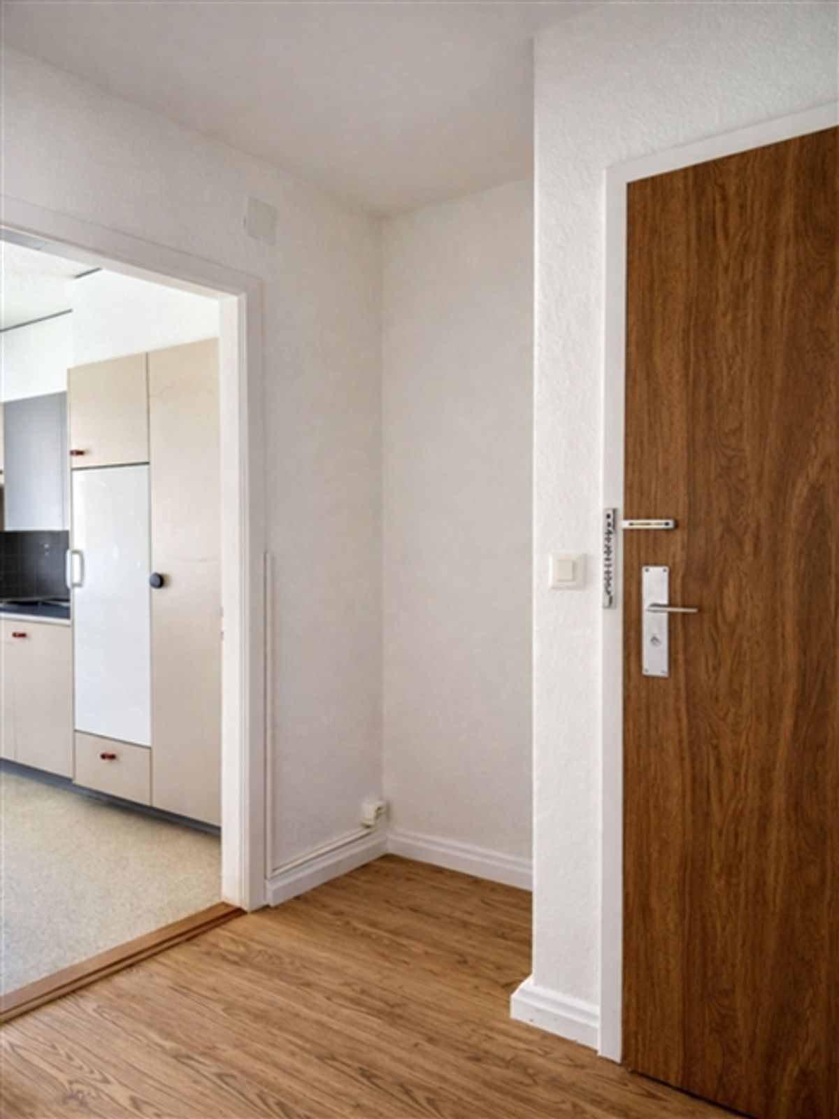 2-ZWG im EG, in 8047 Zürich zu vermieten - 5
