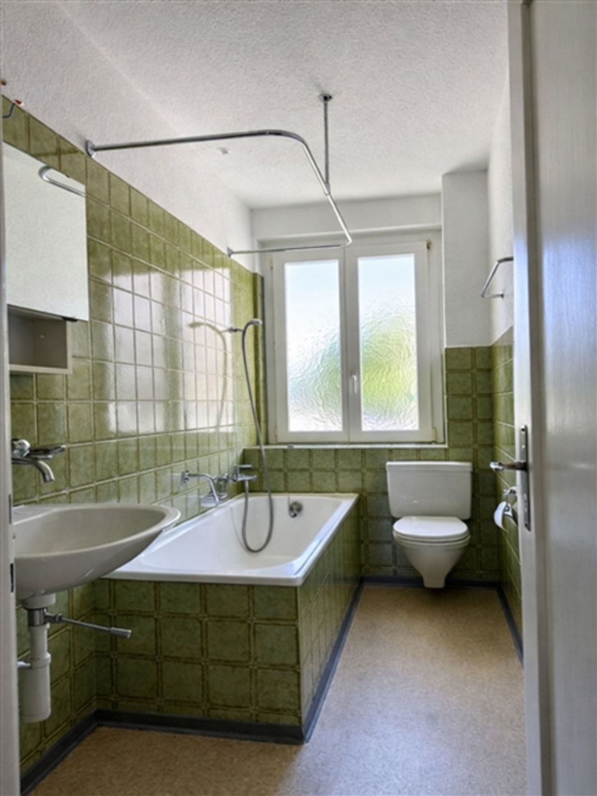 2-ZWG im EG, in 8047 Zürich zu vermieten - 8