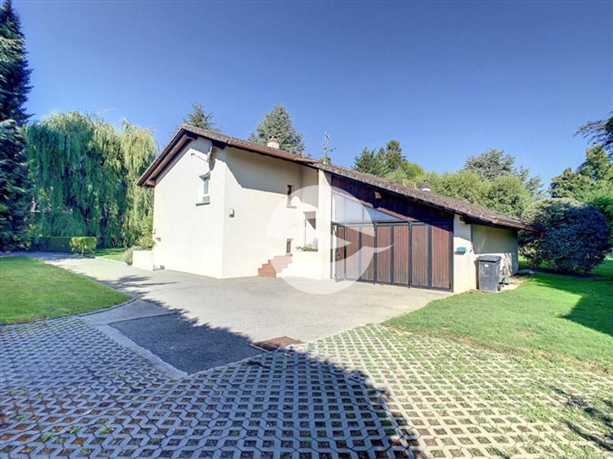 Einfamilienhaus mit wunderschönem Baumbestand im Garten - 14