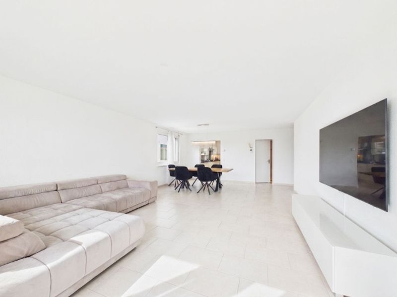 4.5-Zimmer-Wohnung mit grosser Terrasse in Winkel mieten - 6