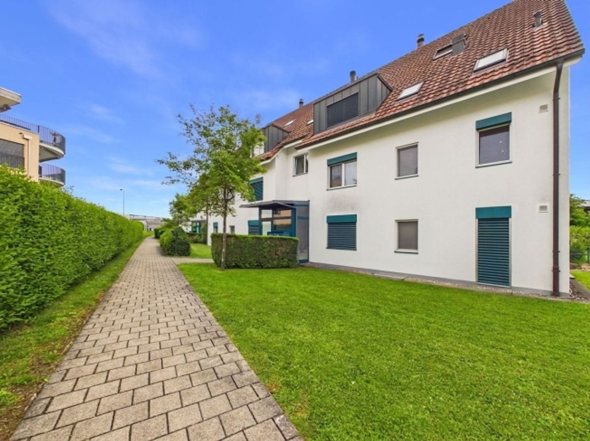 4.5-Zimmer-Wohnung mit grosser Terrasse in Winkel mieten - 1
