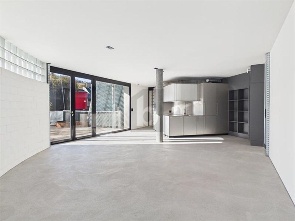 ARCHITEKTUR TRIFFT MODERNSTE BAU-TECHNIK - 1