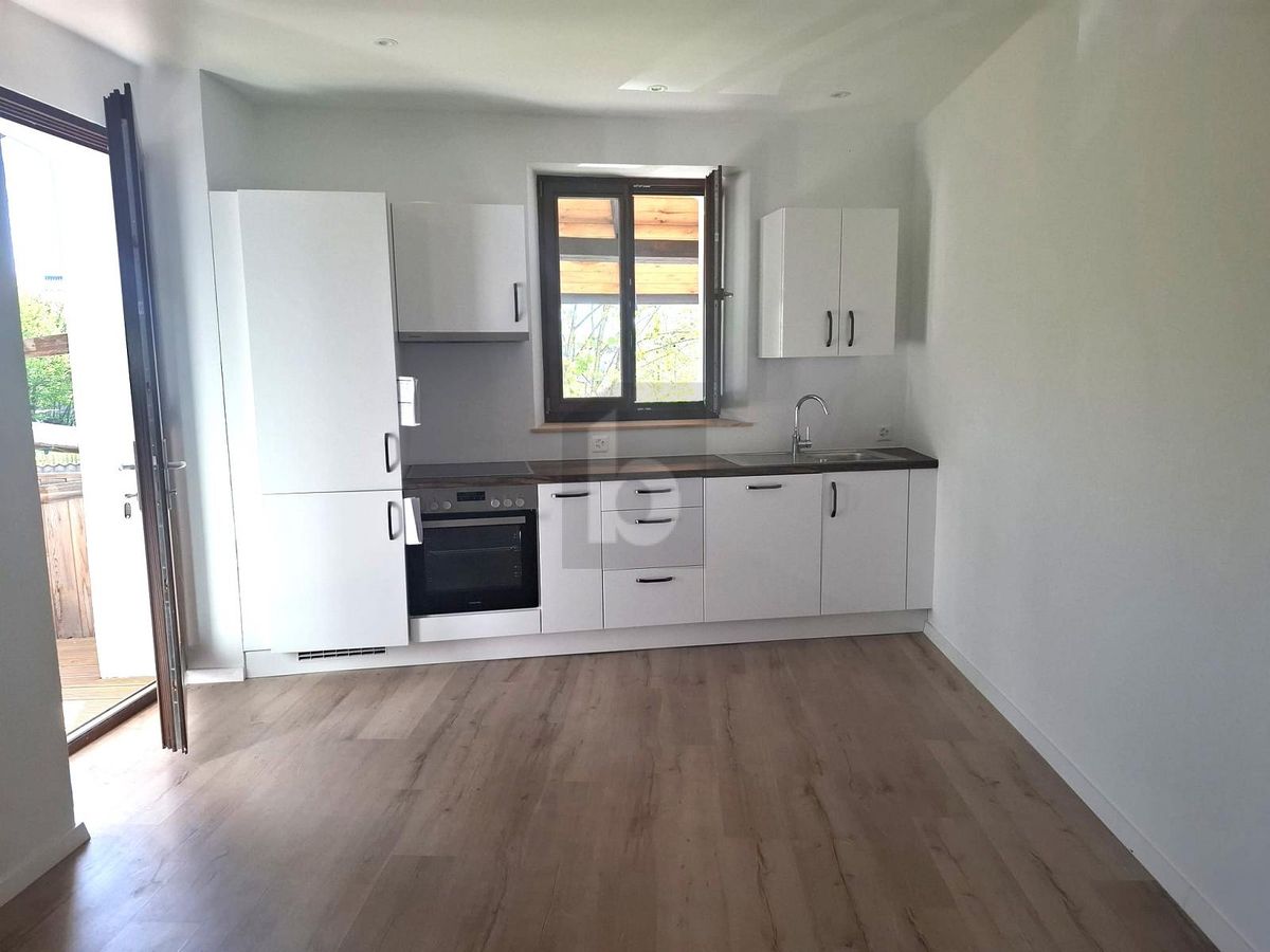 DANS LE JURA, COSY, MODERNE - 1