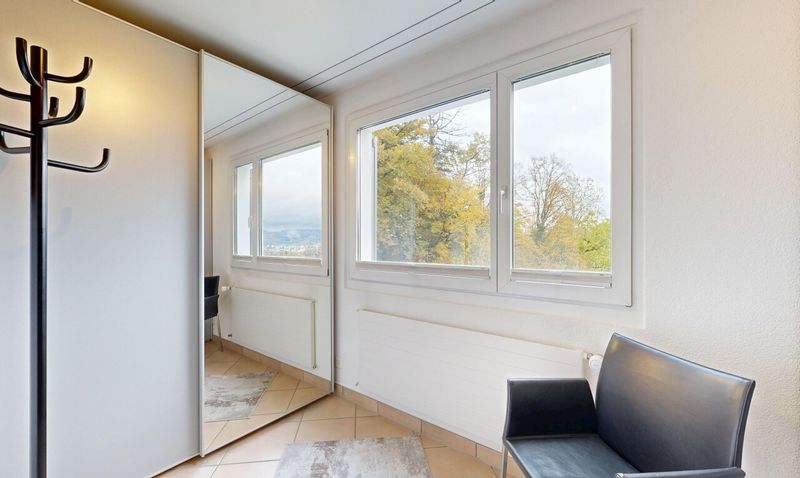Unverbaubares Panorama: Exklusives 5.5-Zimmer-Einfamilienhaus mit Pool - 7