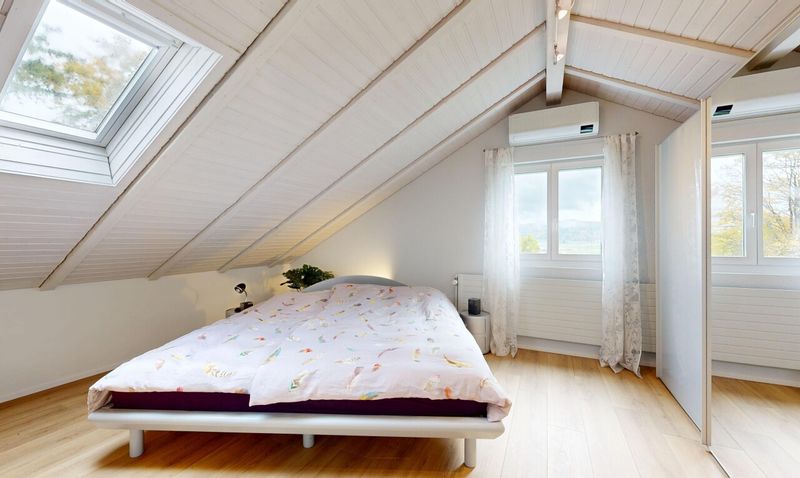 Unverbaubares Panorama: Exklusives 5.5-Zimmer-Einfamilienhaus mit Pool - 11