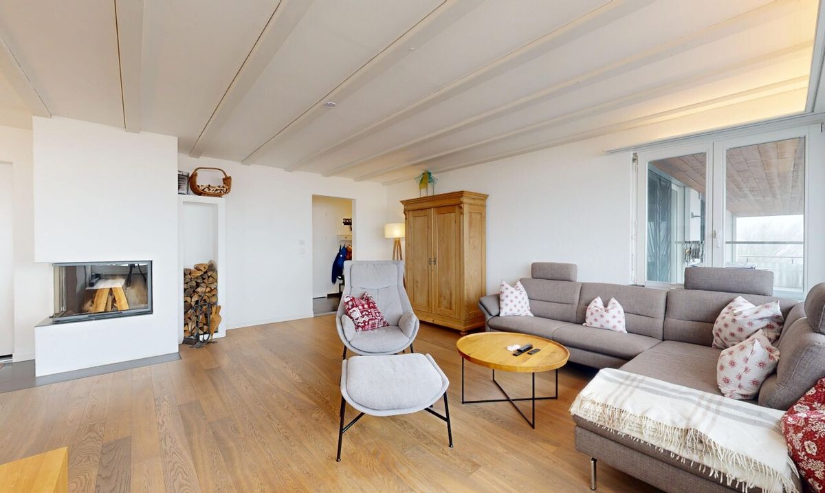 Exklusive 5.5-Zimmer-Wohnung an erhöhter Lage mit Weitsicht - 1