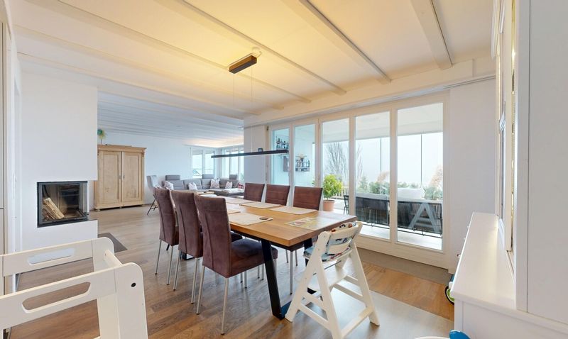 Exklusive 5.5-Zimmer-Wohnung an erhöhter Lage mit Weitsicht - 3