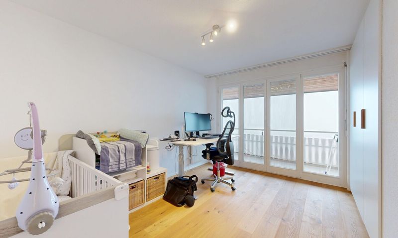 Exklusive 5.5-Zimmer-Wohnung an erhöhter Lage mit Weitsicht - 8