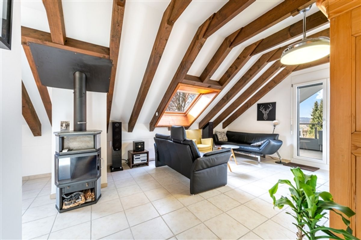 Gemütliche 4.5-Zimmer Dachwohnung mit viel Charme - 1