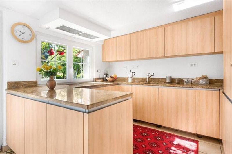 EXKLUSIVES LANDHAUS MIT GESCHICHTE  – IDEAL FÜR MEHRGENERATIONSWOHNEN  IN STEINMAUR - 5