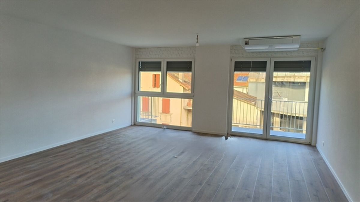 Verwaltungsfläche mit Balkon – 2. Stock – Neubauprojekt - 2