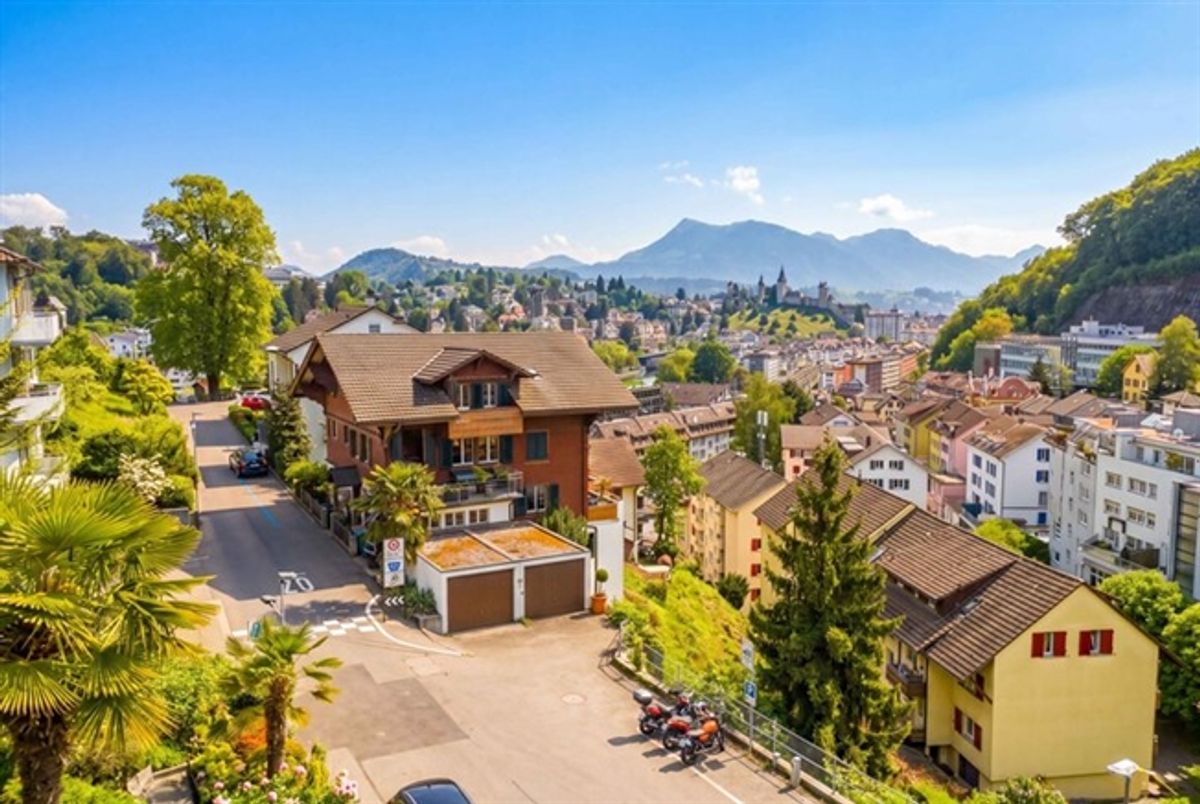 CHALET CHARME IN DER STADT MIT DREI EINHEITEN - 0