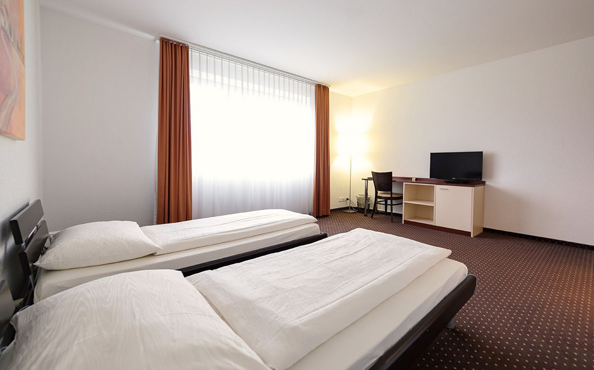 Spacious studio in Fehraltorf - 1