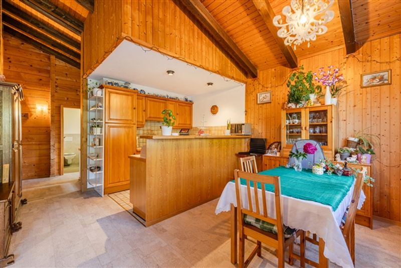 Rückzugsort im Grünen – Charmantes Chalet mit viel Umschwung - 9