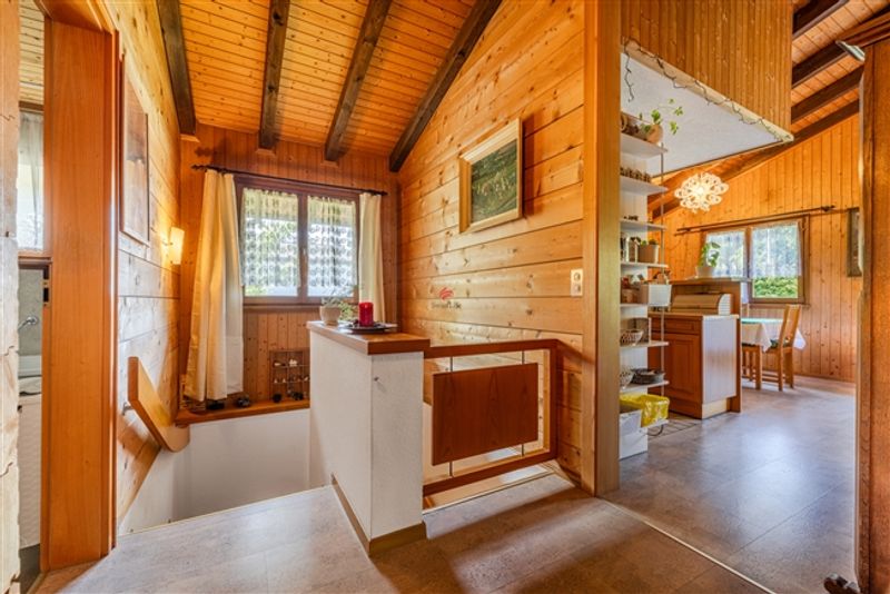 Rückzugsort im Grünen – Charmantes Chalet mit viel Umschwung - 11