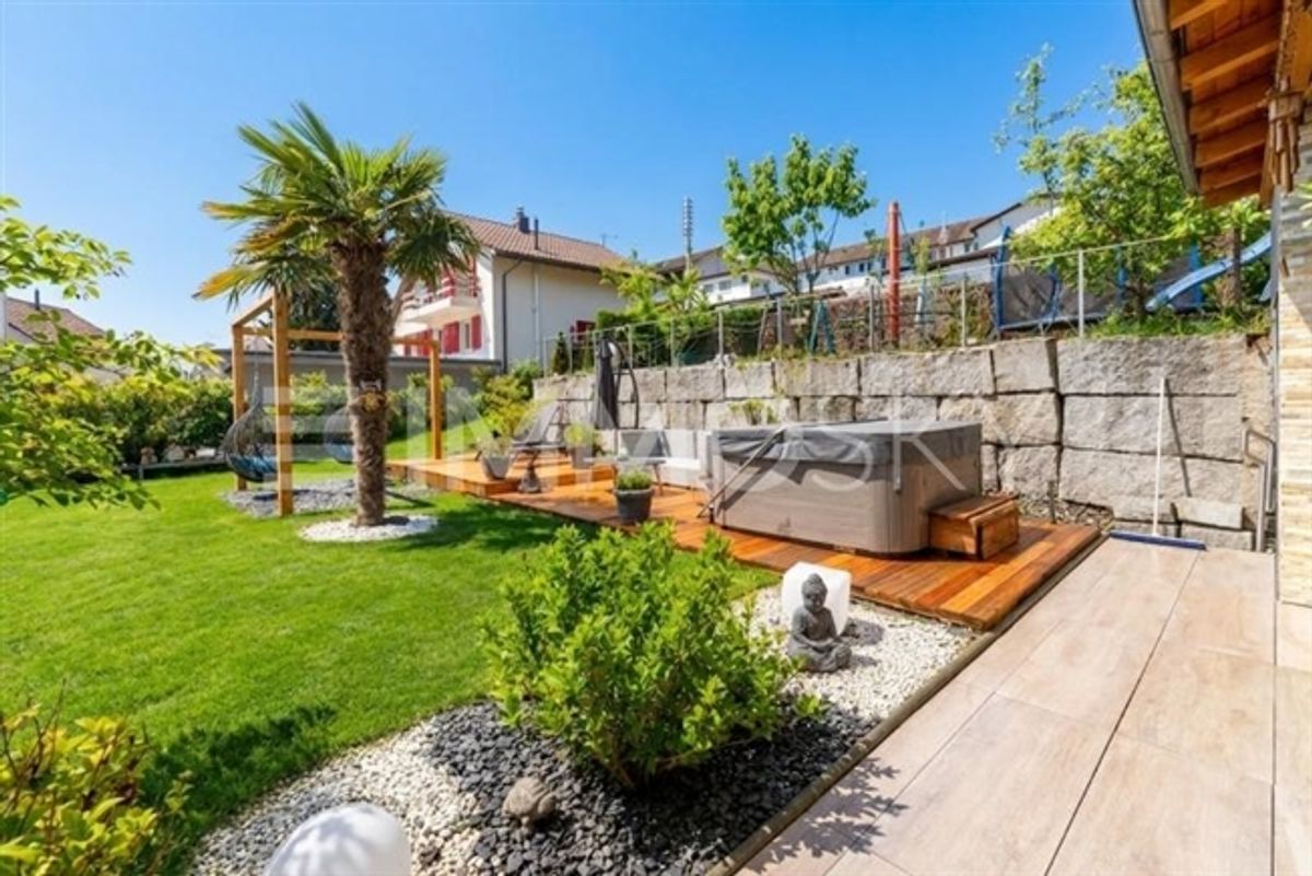 Wohnen wie im Urlaub  Sauna, Whirlpool und sonniger Garten - 1