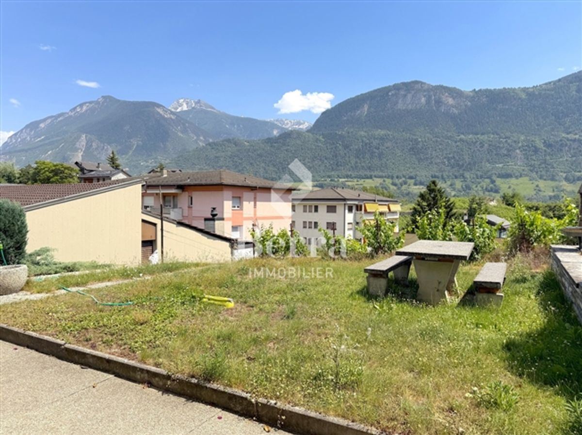 Freistehende Villa mit Garten, Terrasse, Garage und gutem Potenzial. - 3