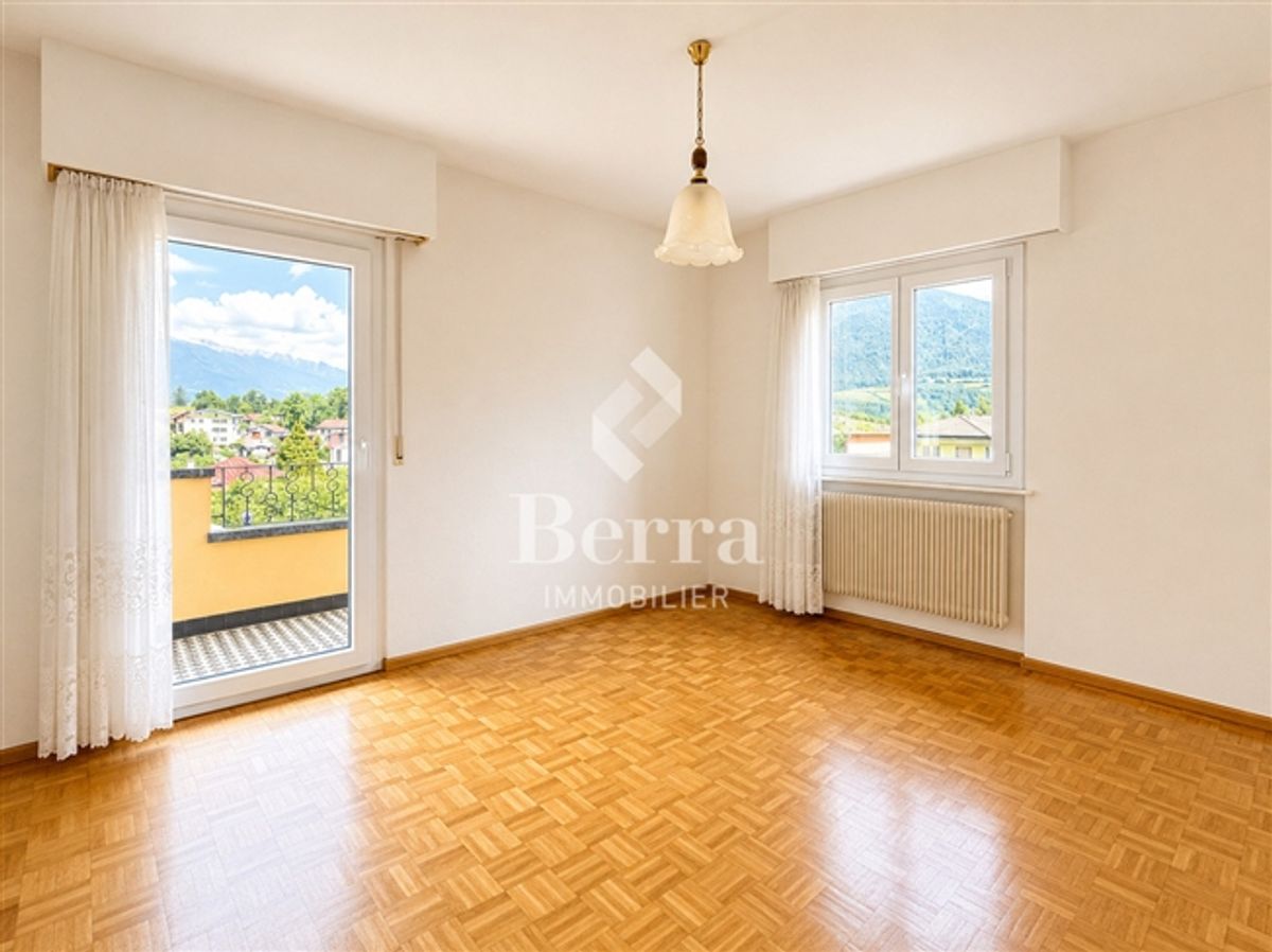 Freistehende Villa mit Garten, Terrasse, Garage und gutem Potenzial. - 5
