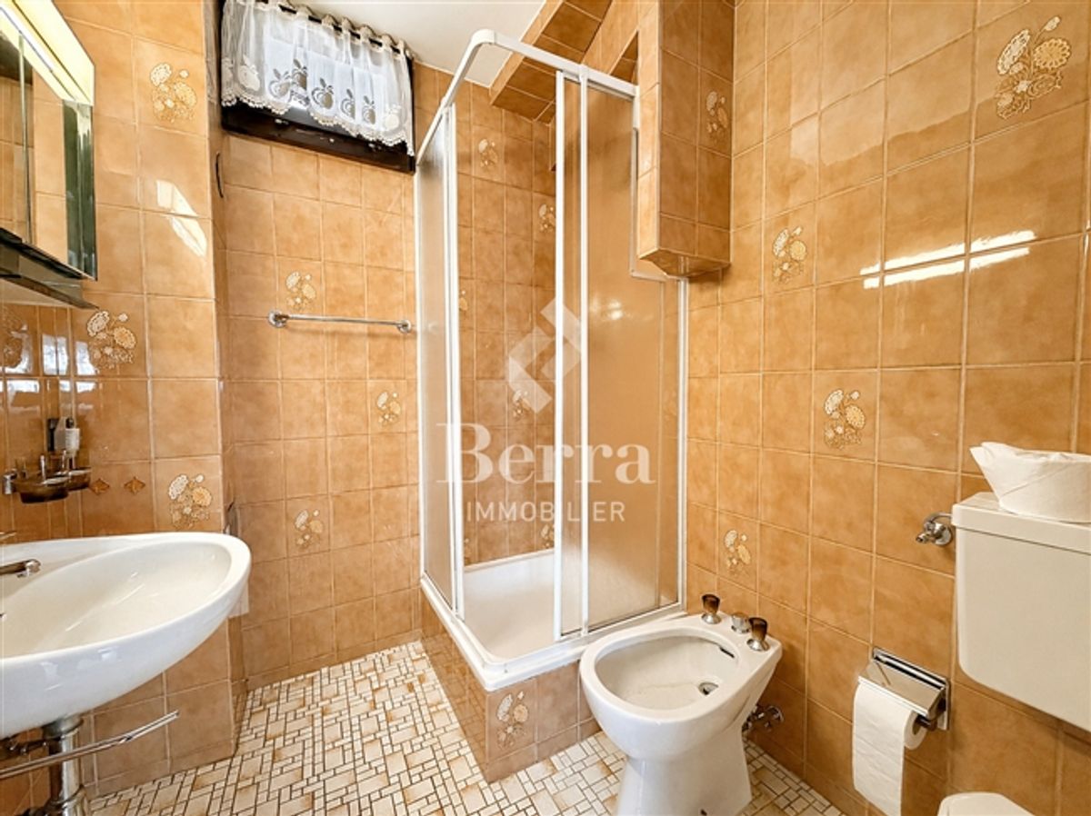 Freistehende Villa mit Garten, Terrasse, Garage und gutem Potenzial. - 10
