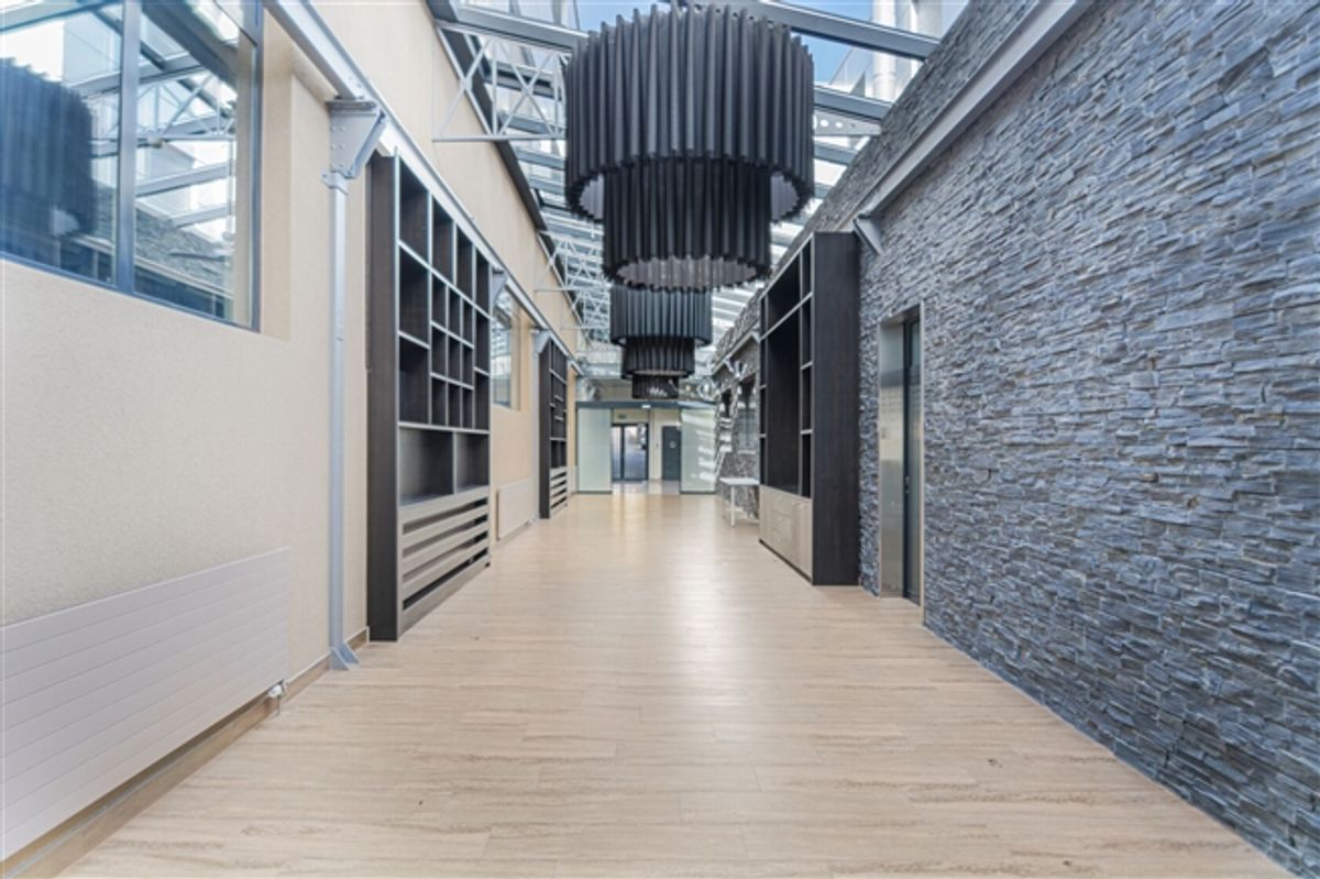 Büro/Werkstatt 120 m2 – Nähe Autobahn und Verkehr - 2