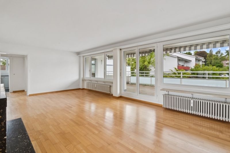 Grosszügige Attikawohnung im Zentrum von Witikon! - 3