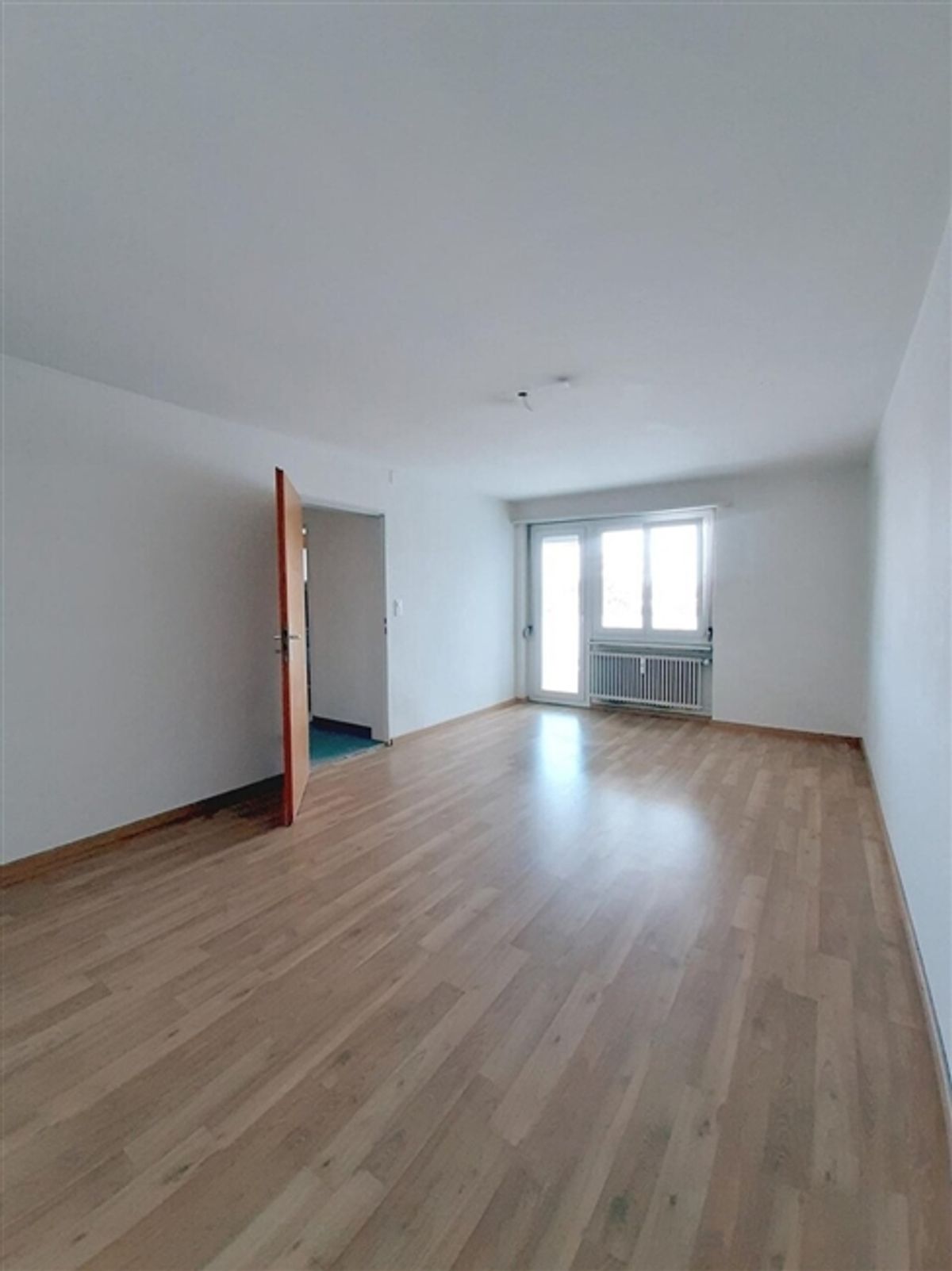 Gemütlich Wohnen mit grossem Balkon zum Wohlfühlen! - 4