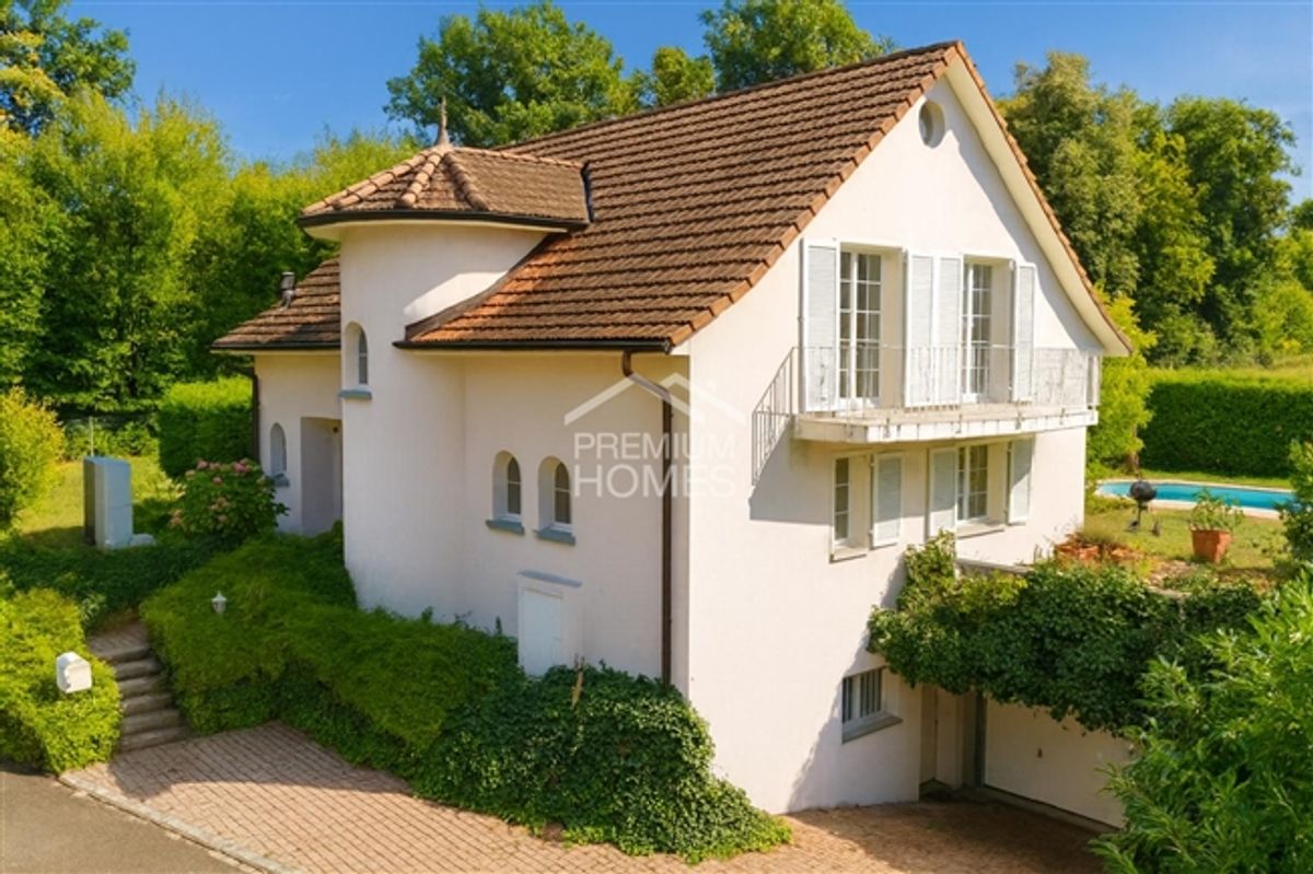 Pool, Garten, Privatsphäre - exklusive Liegenschaft mit Stil - 0