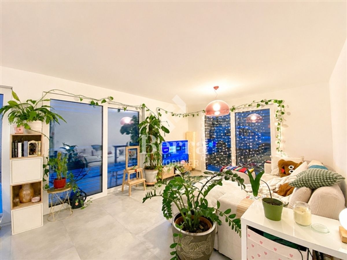 Geräumiges neues 3.5-Zimmer-Apartment mit privatem Garten - 3