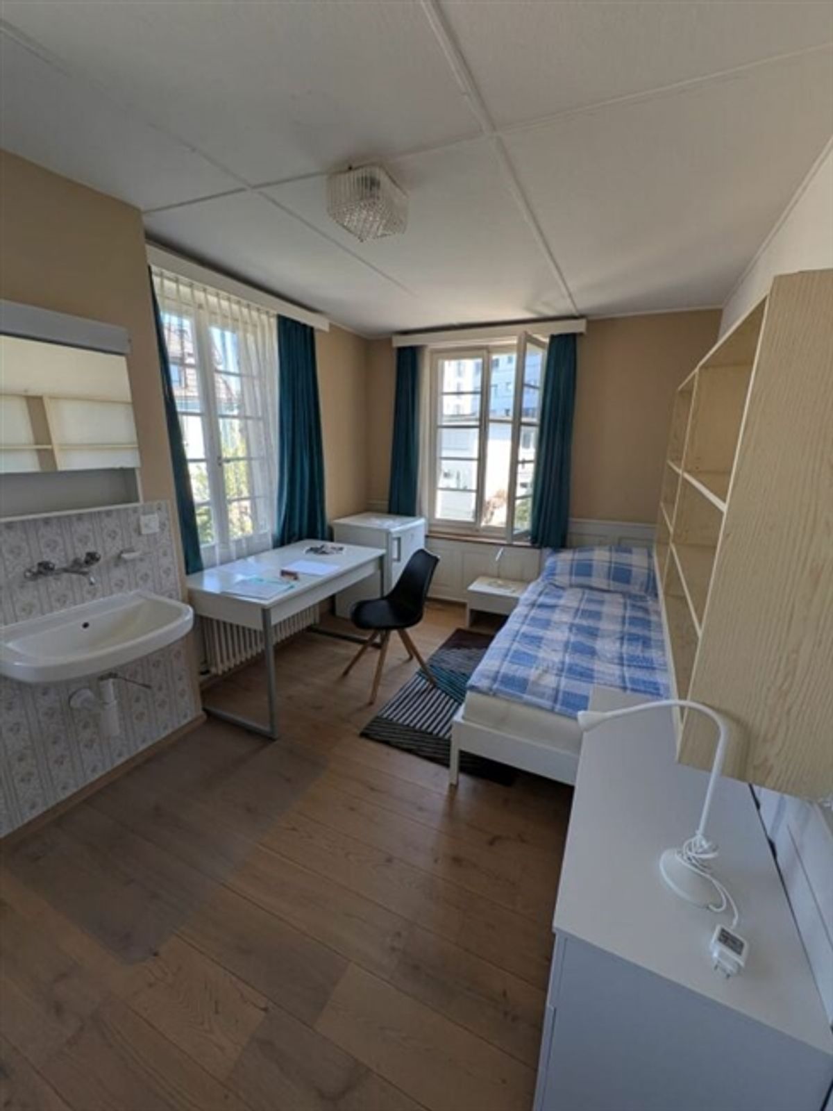 Zentral gelegenes möbliertes Zimmer, in Zürich - 0