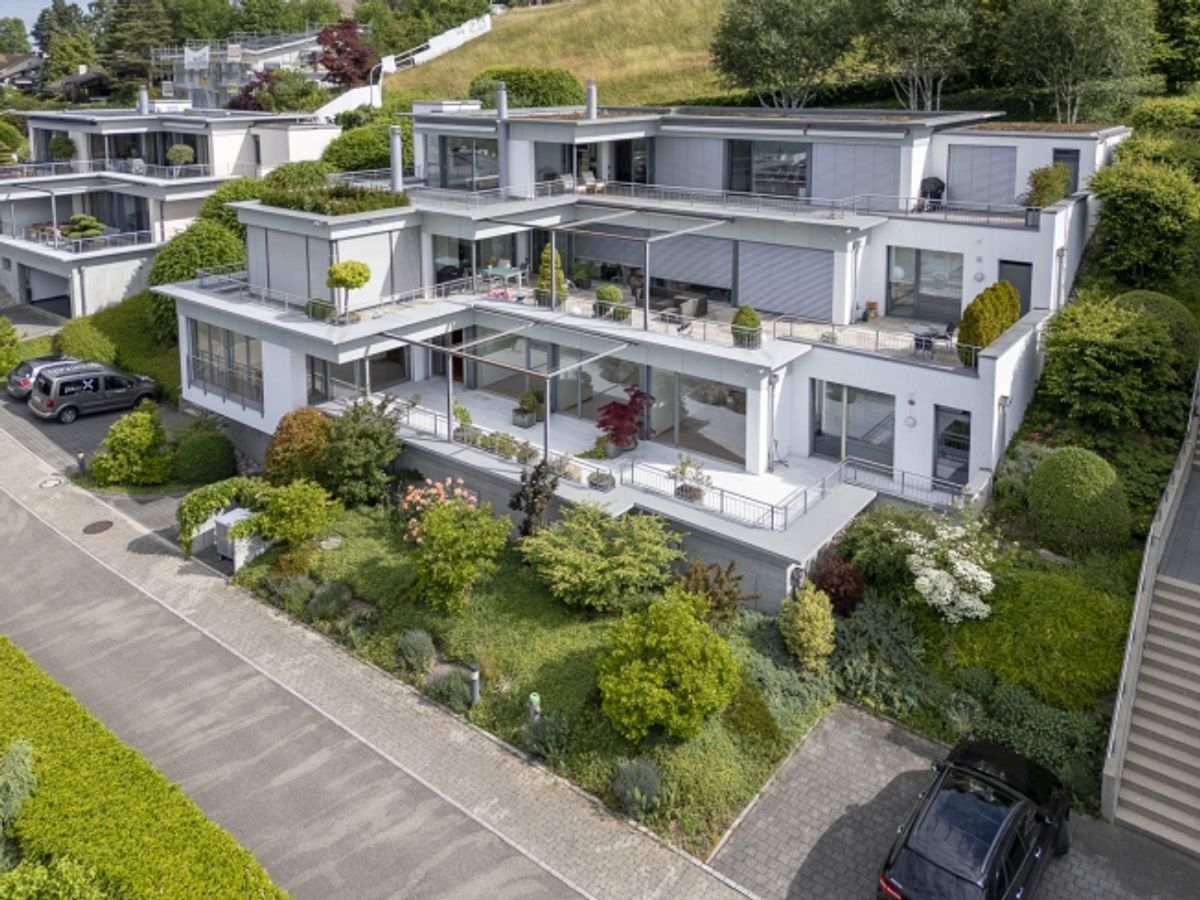 Exklusives Terrassenhaus mit traumhafter Seesicht - 1