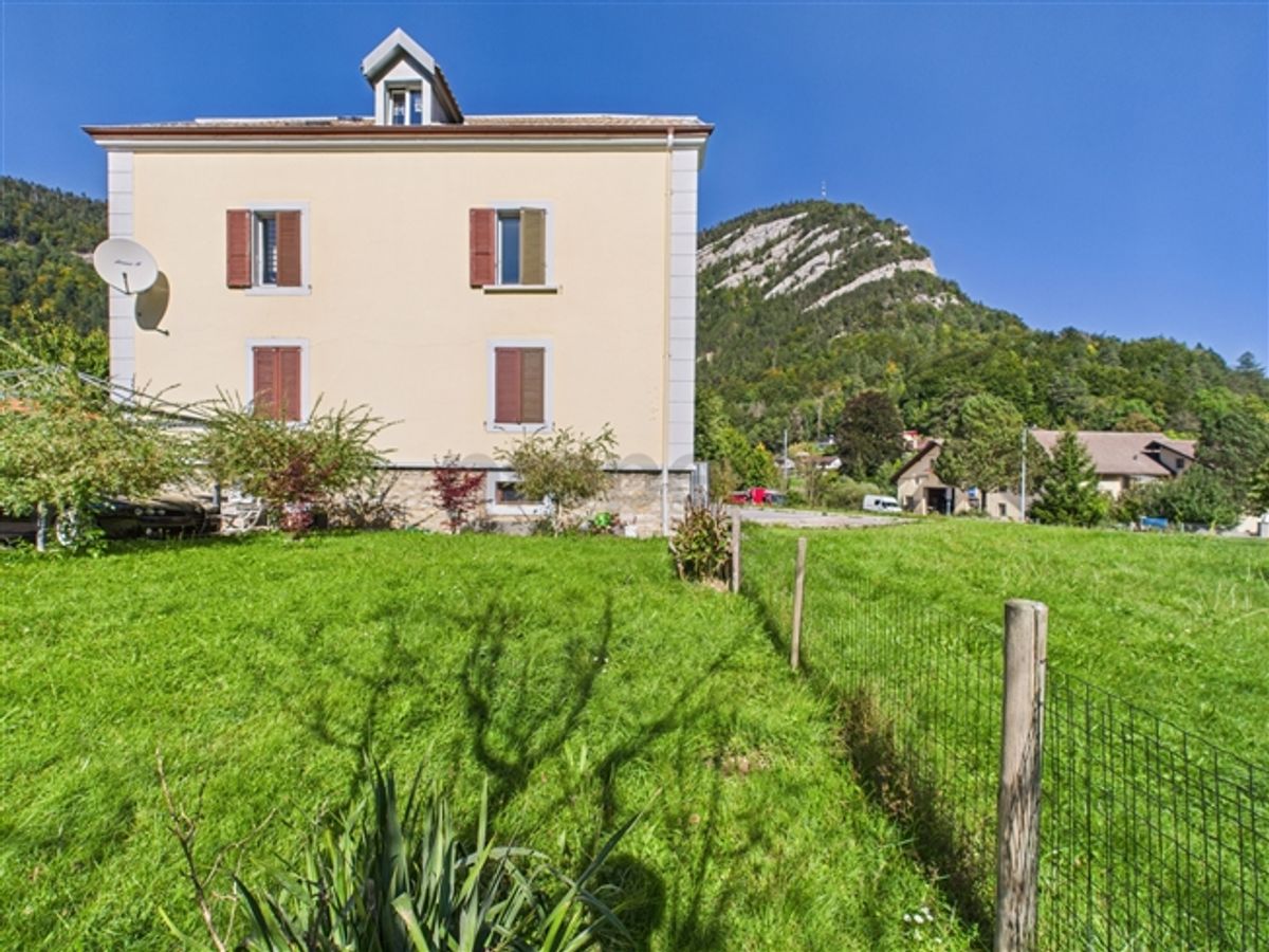 Immeuble de rendement avec 2 appartements, atelier et grand terrain à Noiraigue - 6