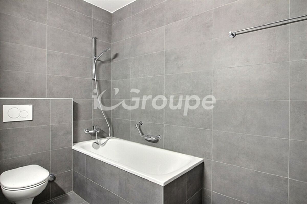 Wunderschönes Standard-Apartment in gutem Zustand zu vermieten im Stadtzentrum von - 0