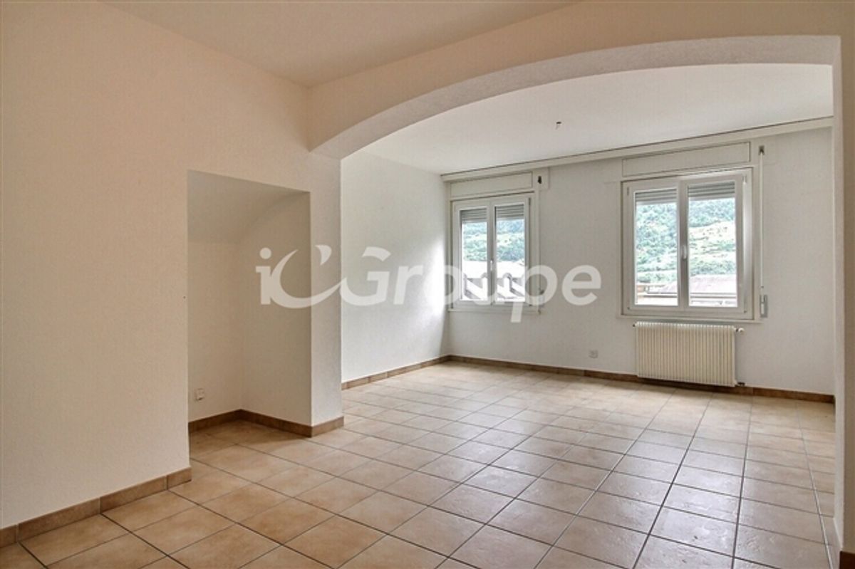 Wunderschönes Standard-Apartment in gutem Zustand zu vermieten im Stadtzentrum von - 1