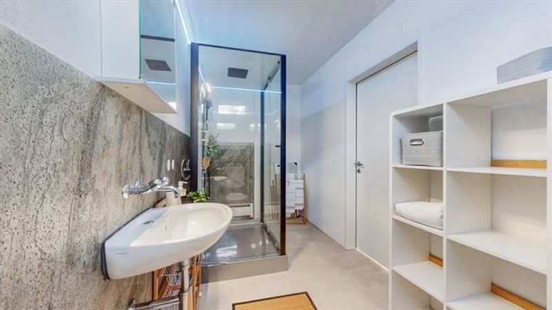 EIN HAUS, ZWEI WELTEN - LOFT UND EINLIEGERWOHNUNG IM DIALOG - 3