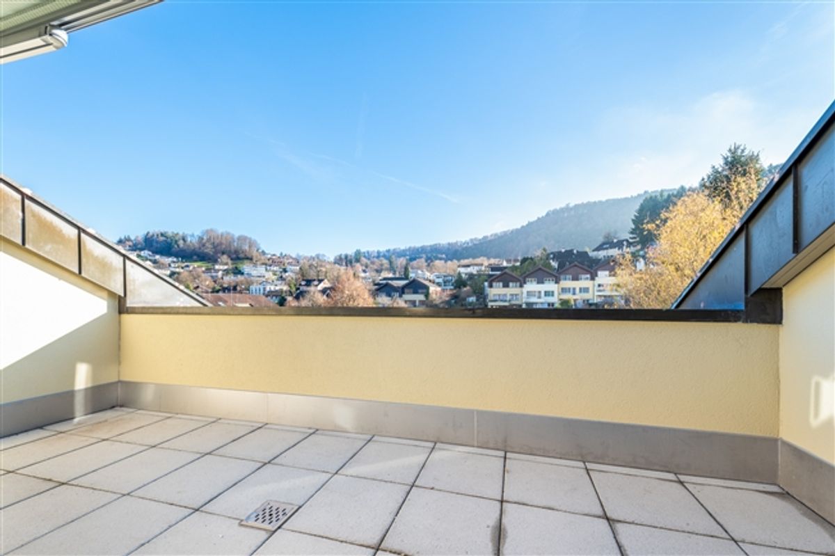 Platz für die ganze Familie  frisch sanierte 5.5 Zimmer-Dachwohnung - 12