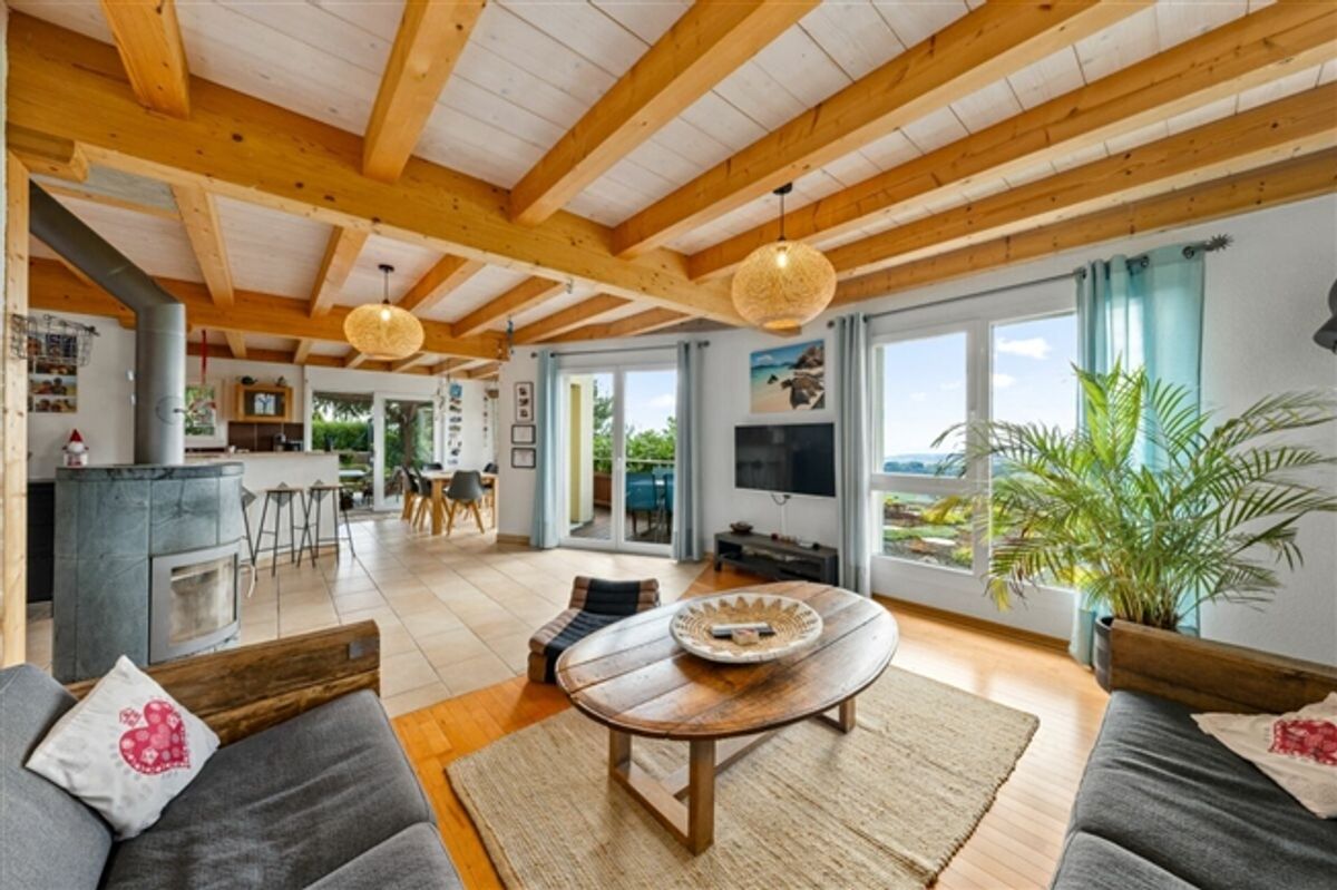Prächtige Villa mit 7,5 Zimmern, vom Architekten entworfen, 7 Minuten von Grandson entfernt - 0