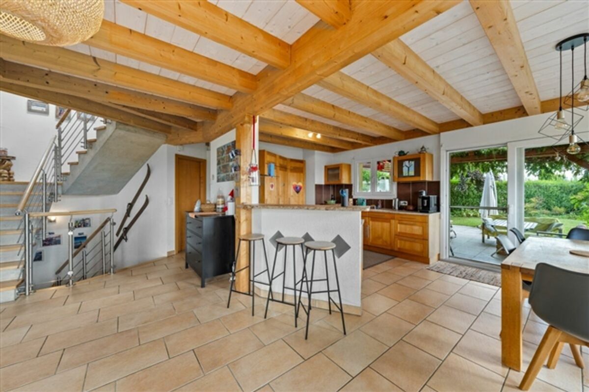 Prächtige Villa mit 7,5 Zimmern, vom Architekten entworfen, 7 Minuten von Grandson entfernt - 3
