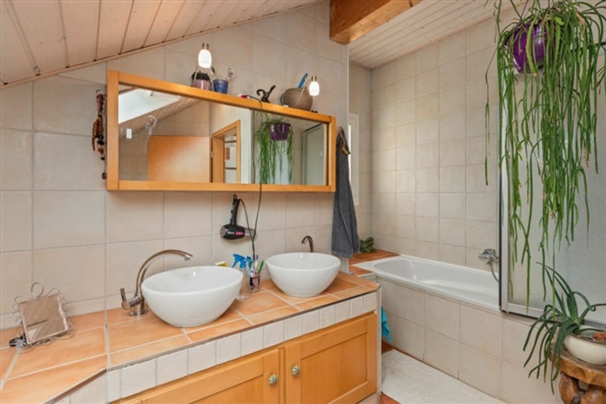 Prächtige Villa mit 7,5 Zimmern, vom Architekten entworfen, 7 Minuten von Grandson entfernt - 7